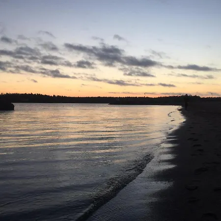 Close To The Sea With Private Sauna, 5 Min To Metro Helsinky