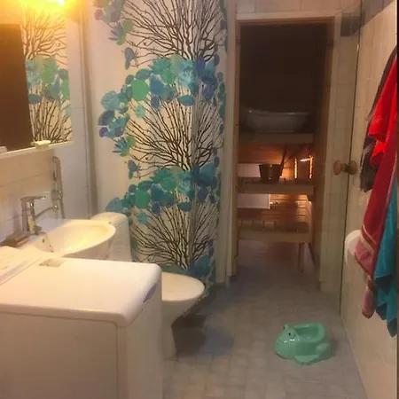 Close To The Sea With Private Sauna, 5 Min To Metro Helsinky