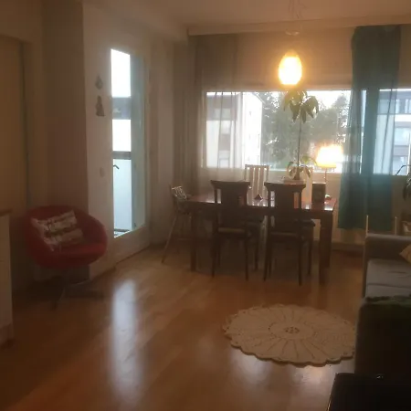 Close To The Sea With Private Sauna, 5 Min To Metro 赫尔辛基